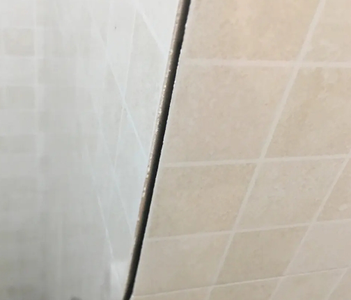 临西瓷砖空鼓维修公司分享阳台瓷砖脱落的修复过程可以分为以下几个步骤